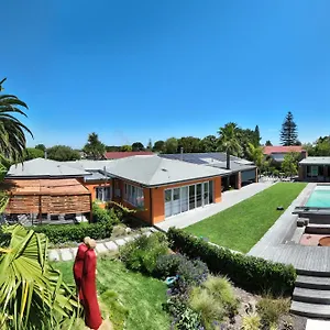 https://garten-wohnung-mit-pool.hotels-capetown.com