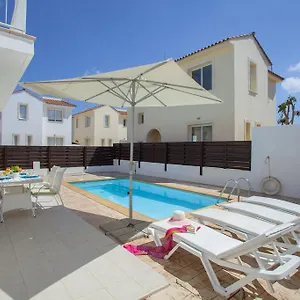 https://villa-clematis.protaras-cy-hotels.com