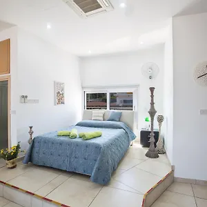 https://pallini-court.protaras-cy-hotels.com