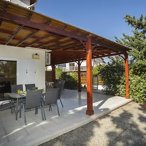https://marina-43.larnacahotels.org
